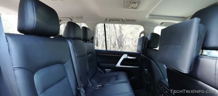 2018 Toyota Land Cruiser interior 2